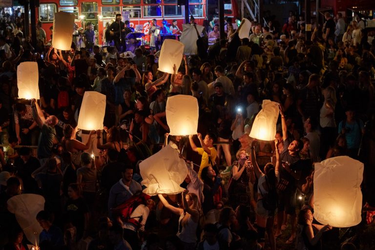 Experiencing the Magic of Chiang Mai's Yi Peng Festival - Sailingstone ...