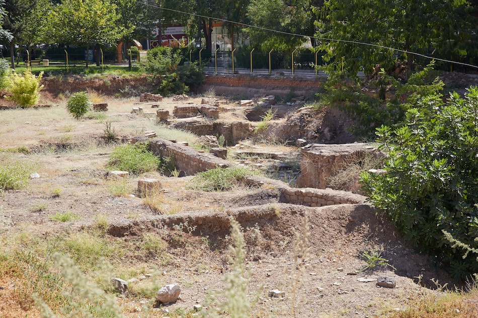 Kızılkoyun Necropolis Urfa Guide